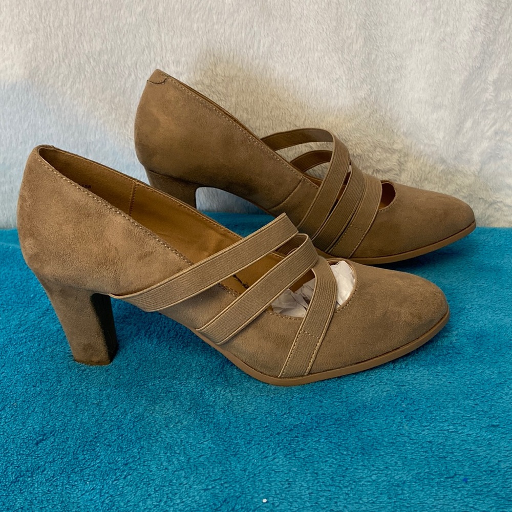 Journee Collection Loren Heels.